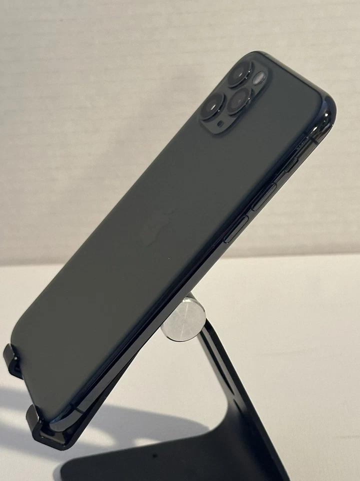 Apple iPhone 11 Pro 256GB Unlocked - Good Condition - Space Grey - READ - Image 3 of 4