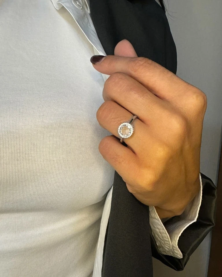 Anello in Argento Sterling 925 con Pietra Rotonda Scintillante - Immagine 2 di 4