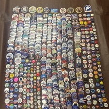 HUGE Lot of 475 original Different political pinback button pin
