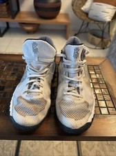 NIKE Kyrie Flytrap V GS Sneakers DD0340-112 / Size 6 Youth.