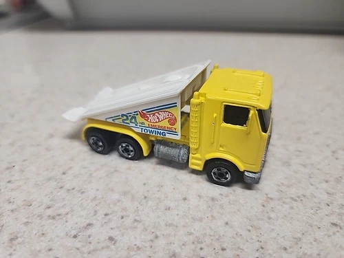 Vintage 1992 Hot Wheels Mainline #187 Ramp Truck Yellow Tow Truck