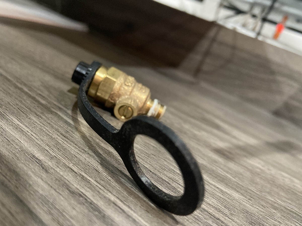 かりん Zurn Wilkins Test Cock 1/8