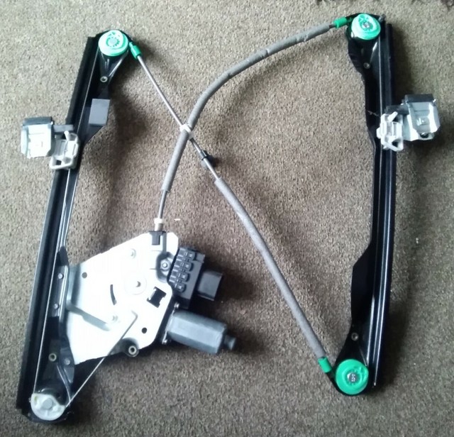 Nissan A33 Maxima RH Front Electric Window Regulator & Motor 1999-2003 - View #6