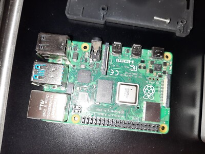 Raspberry Pi 4 Modell B, 4GB RAM Mini Pc, inkl. Netzteil und empfohlenem Gehäuse