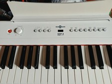 Gear4music SDP-2 88-Key White Stage Piano Bundle Stand Headphones Pedal