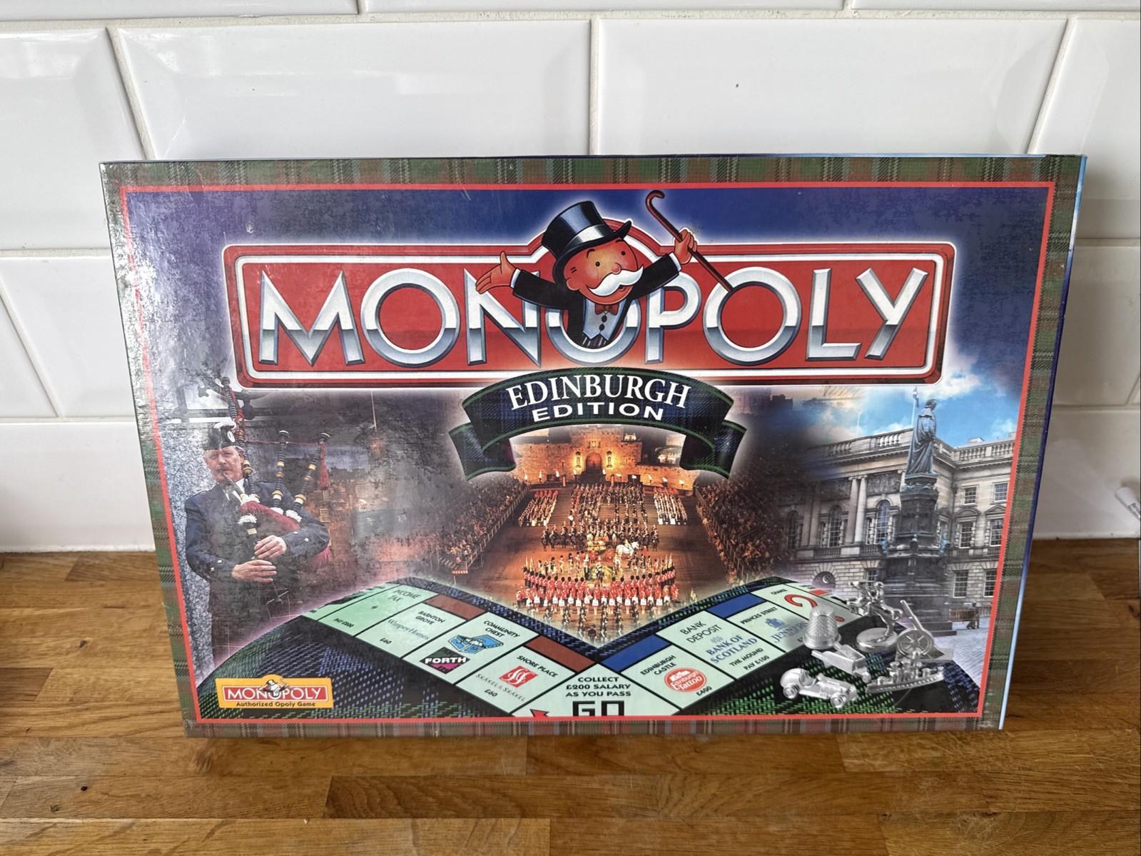 Monopoly Edinburgh Edition complete/family fun Scotland - Ripped Seal