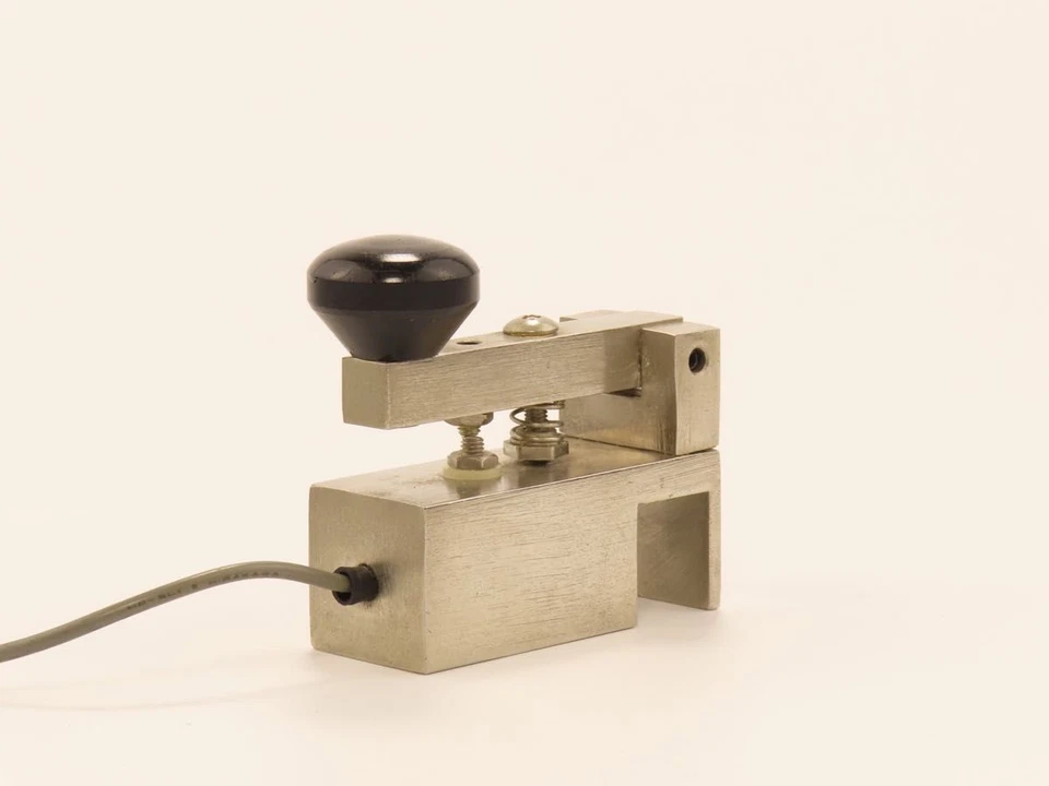 Japan Radio Co CCK-410 Rare electric keyfirst come first served Hard to find - Image 3 of 4