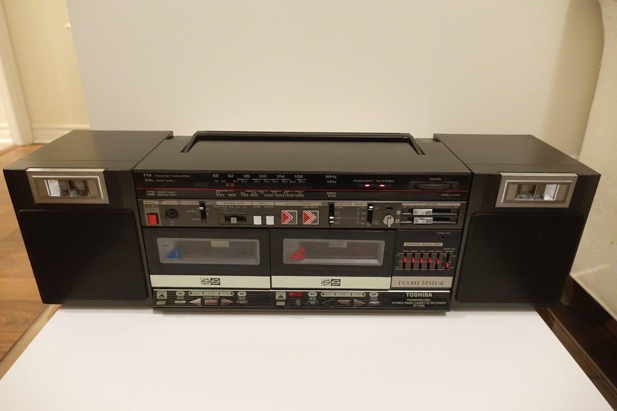Toshiba RT-7085 Double Reverse Stereo Cassette Recorder FM/SW