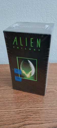 Sealed Alien Trilogy VHS - Picture 1 of 10