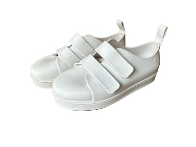 Mini Melissa Mel go Super Comfortable Cushioned sneaker Size
