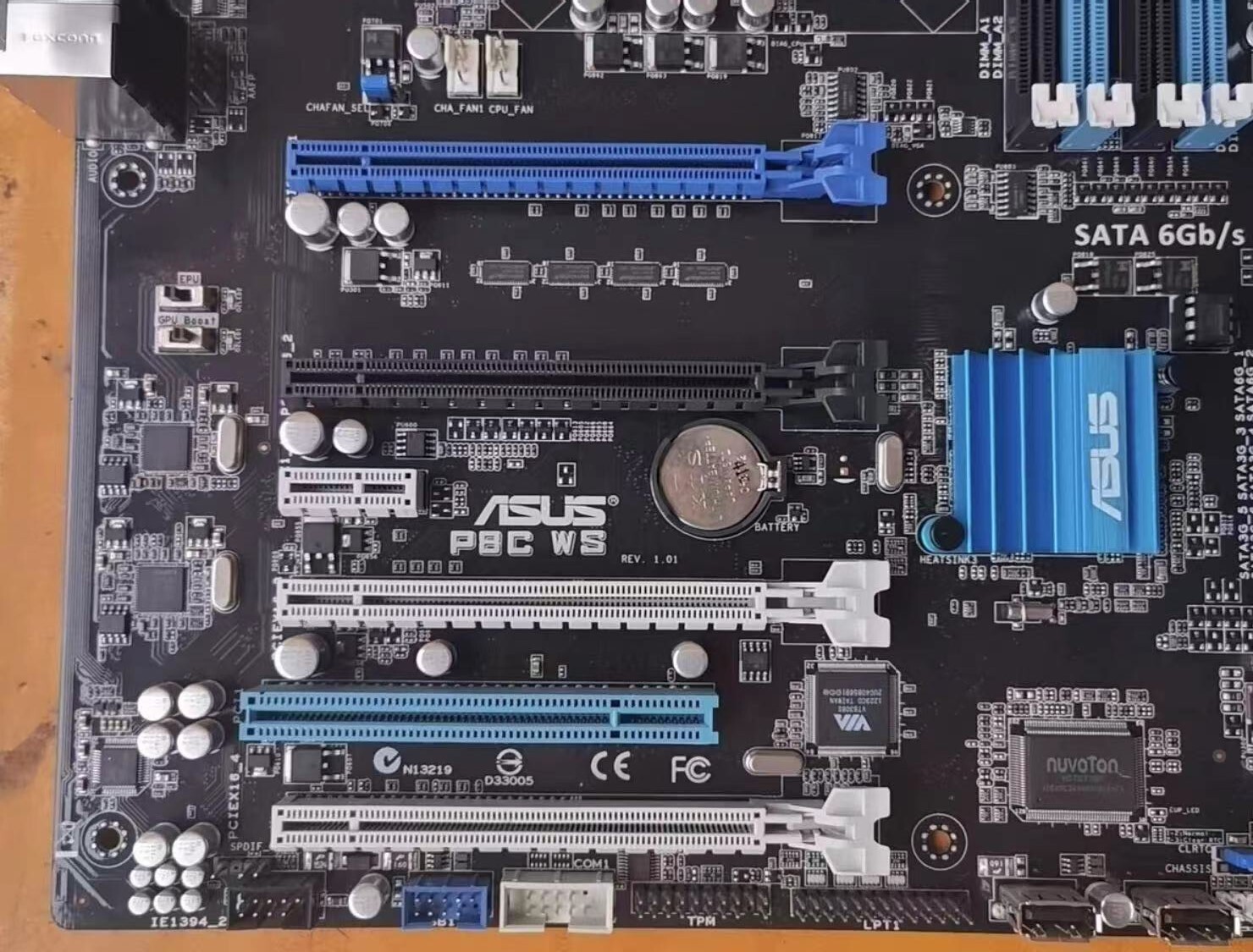 Lga 1155 Motherboard ASUS P8B WS LGA1155 ATX Motherboard - Used, Fully Working, With 4 DDR3 Slots & USB 3.0 ASUS P8B WS Motherboard - Foto 2