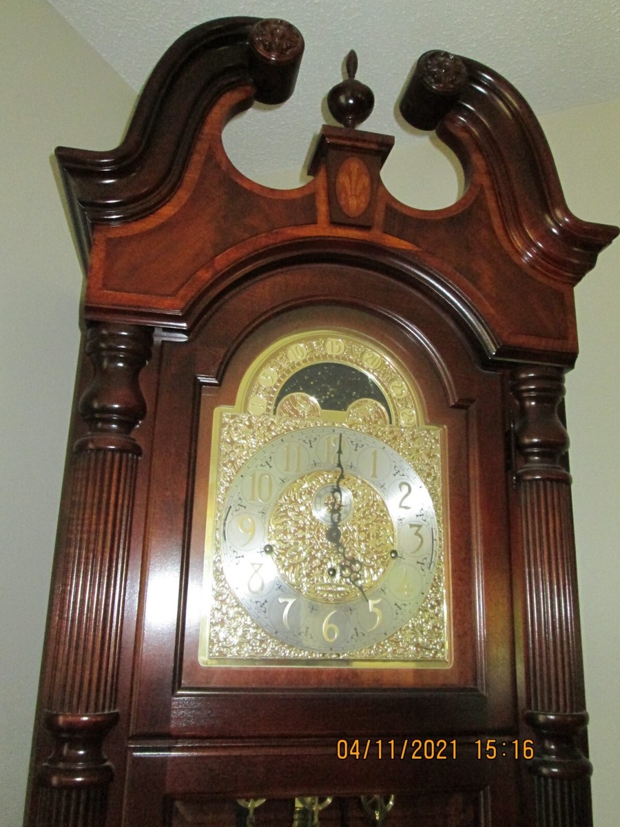 Howard Miller 610-811 “Raymour