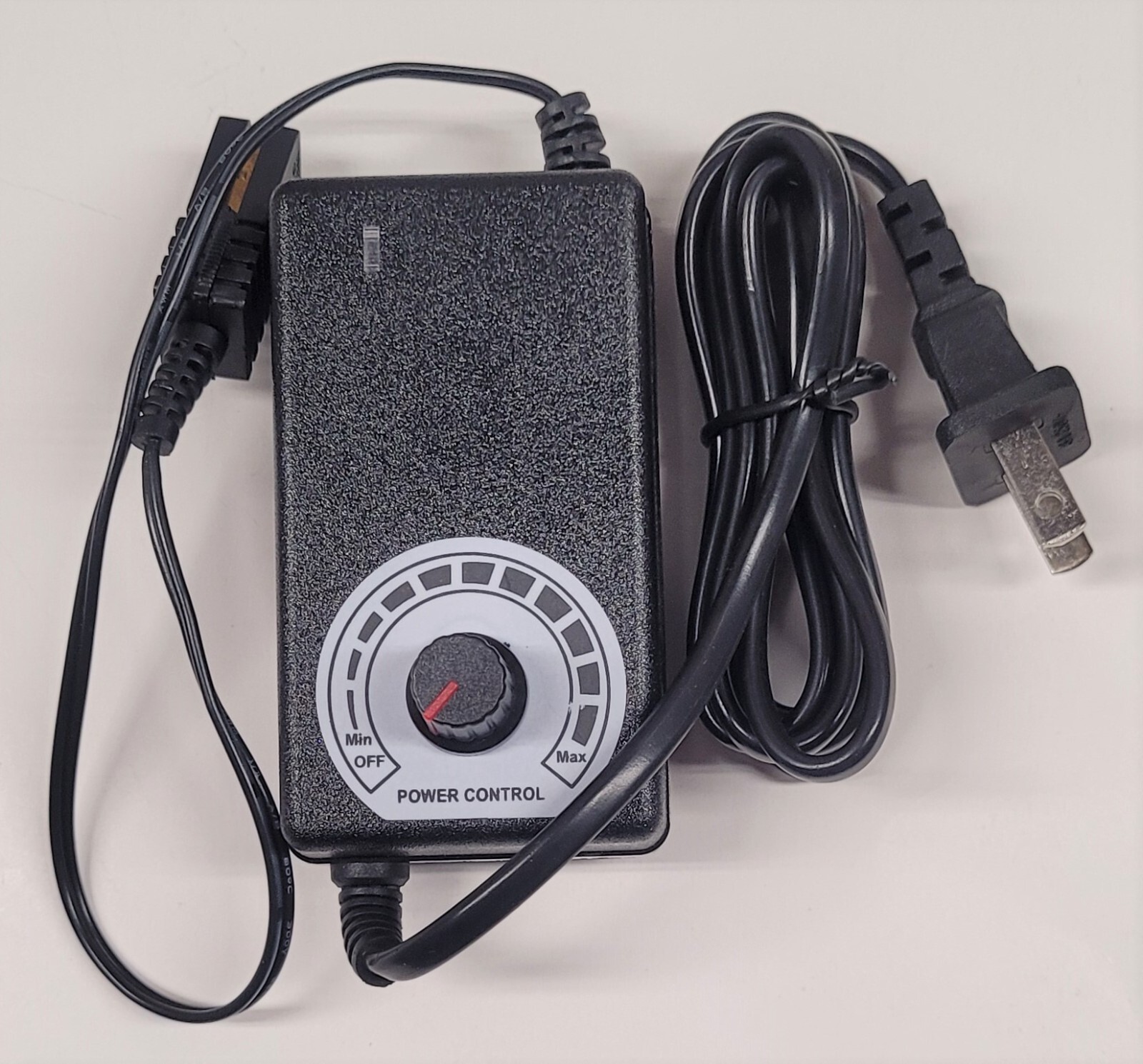Auto World Adjustable Power Supply 924 Volt / 2A TRX107 eBay