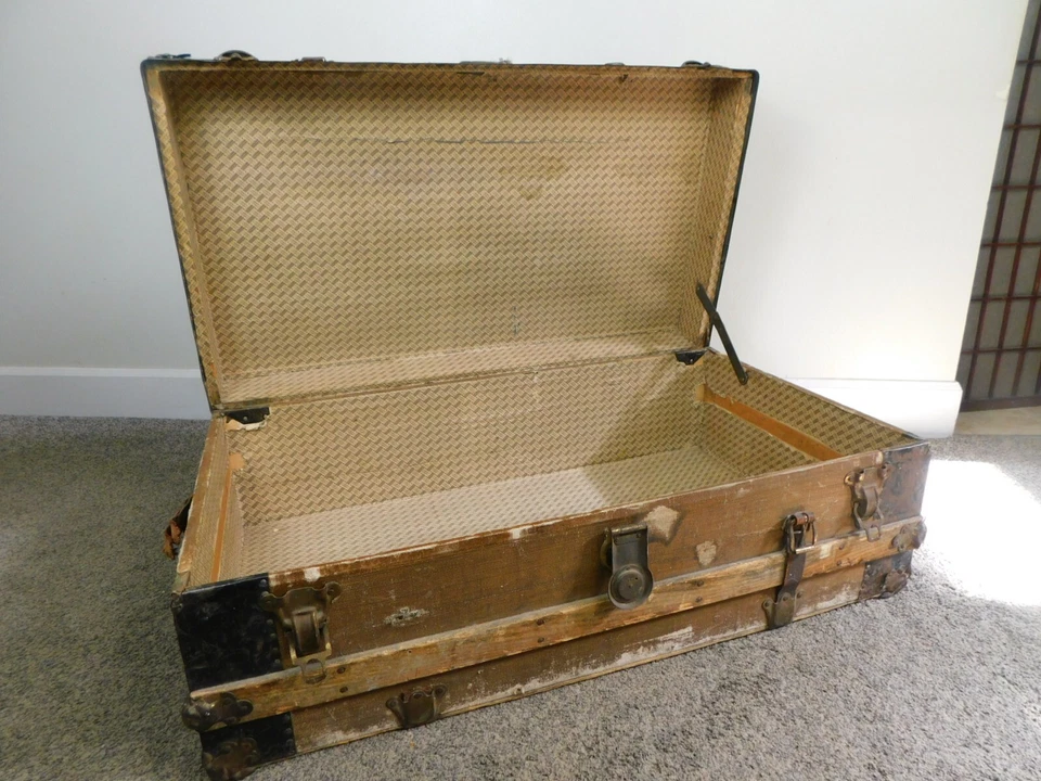 Victorian 36" Canvas Flat Top Steamer Trunk 14" Tall Coffee Table Antique 1900's - Image 3 of 4