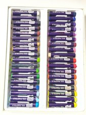 36 Oil Pastels Derwent Academy Hardly Used