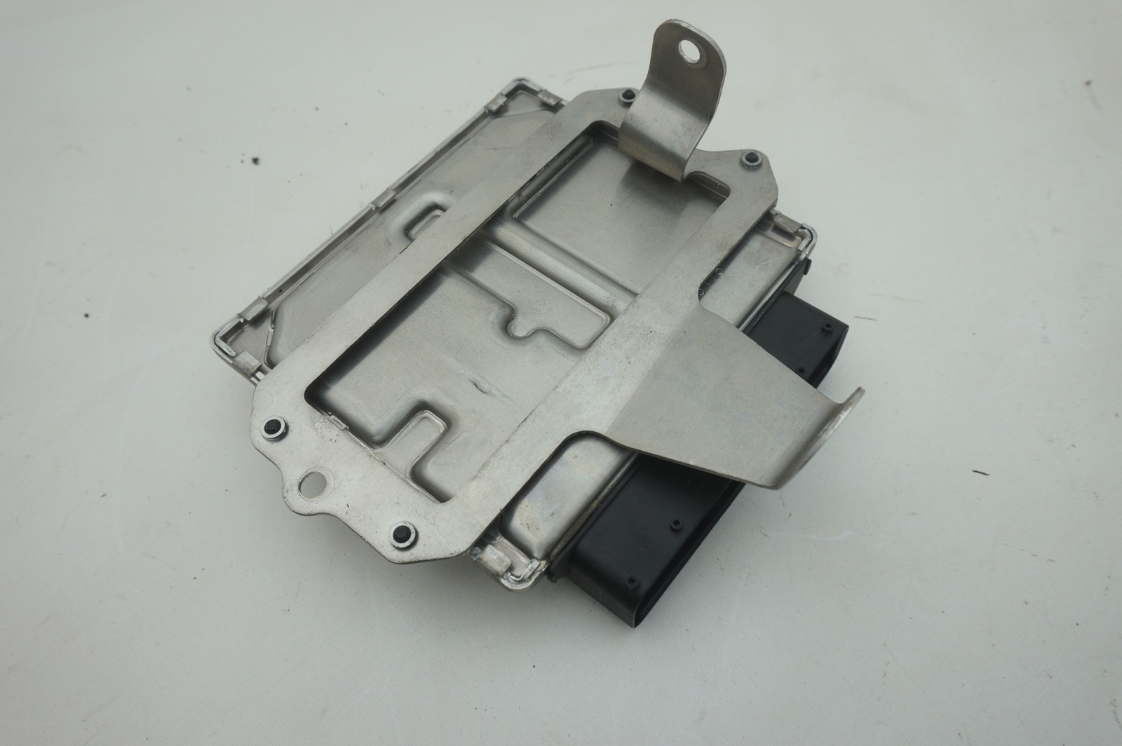 Transmission Gearbox Control Module Unit OEM 304001 Ferrari 488 Spider 2017