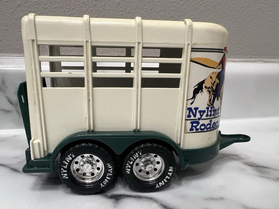 Remolque Nylint Rodeo 1997 plástico para caballos 7" x 4,5" Rockford Illinois EE. UU. 27902 Foto 2 de 4