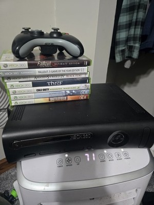Microsoft Xbox 360 Console System w/ Controller + 7 Mixed Xbox 360 Games Lot