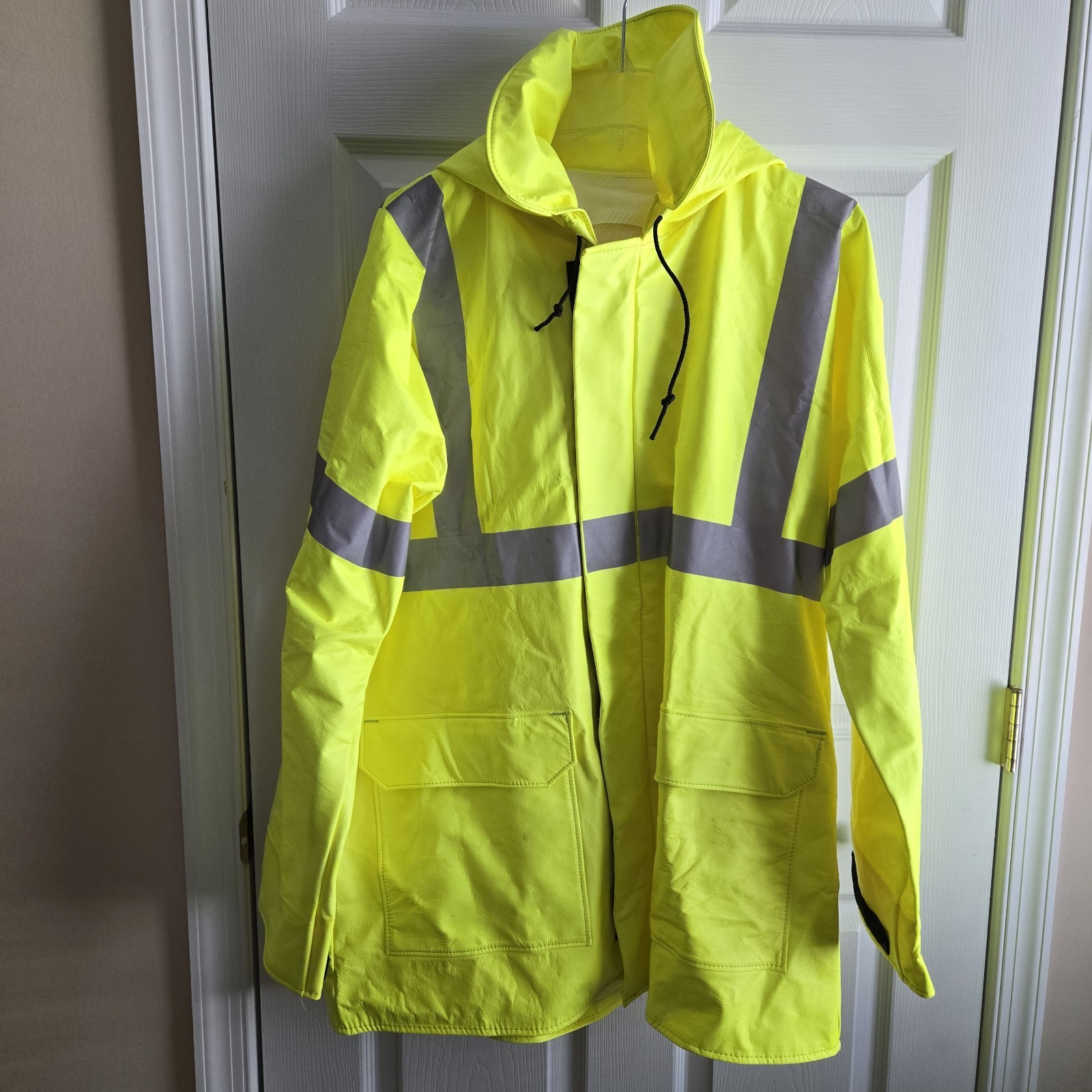 Nasco Waterproof Reflective Rain Jacket w/ Hood, SZ LG. Free Shipping