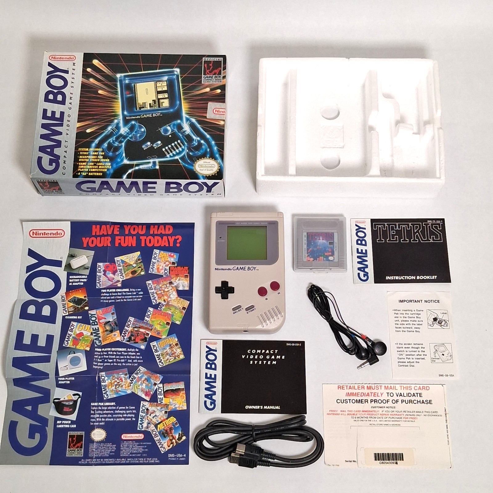 Nintendo Game Boy DMG-01 w/ Tetris Box Manuals Paperwork In Great Condition CIB