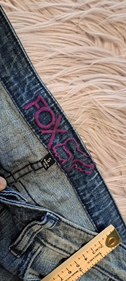 Fox Women Blue Cotton Low Rise 5Pockets Design Cut-Off Denim Jeans Shorts Size 5 - Image 4 of 4