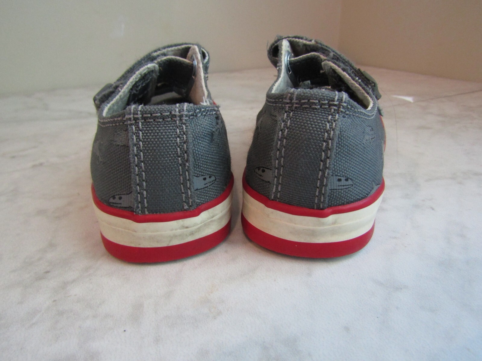 Scarpe da ginnastica KEEN grigio rosso tela squalo gancio e passante per bambini ragazzi taglia 7