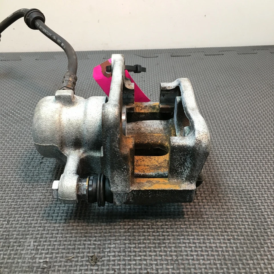 08-12 Conjunto de pinza de freno trasera izquierda conductor Land Rover LR2 OEM Foto 3 de 4