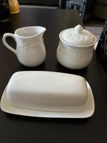VINTAGE GIBSON WHITE EMBOSSED FRUIT DESIGN Sugar/Creamer  Butter Dish. Euc!