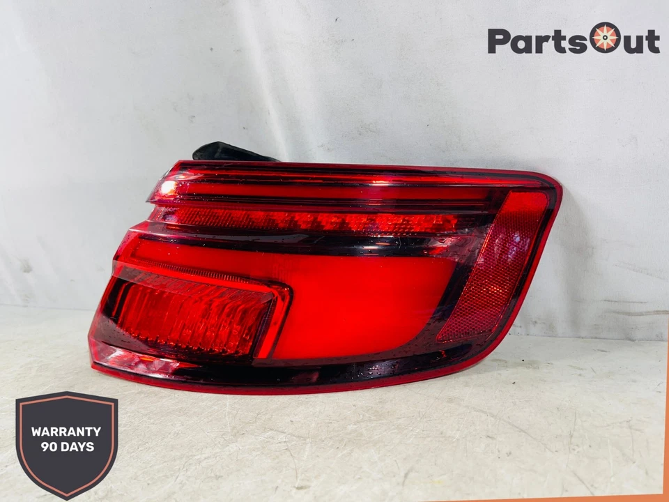 Luz trasera exterior LED DERECHA AUDI A3 E-TRON 2015-2024 8V4945092 OEM Foto 2 de 4