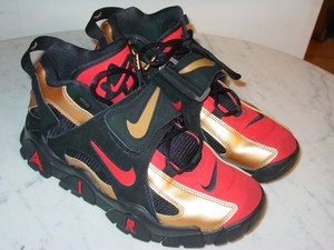 nike air barrage red and gold