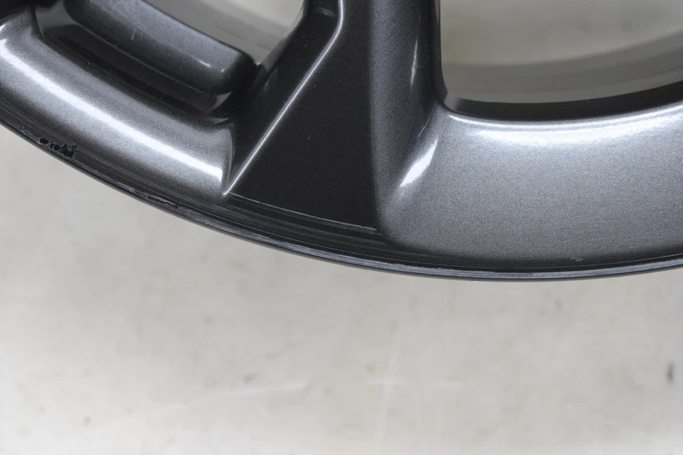 Llanta Fiat 124 Spider Abarth 2017-2020 17" x 7" 9960A87070 OEM MZ83 Foto 3 de 4