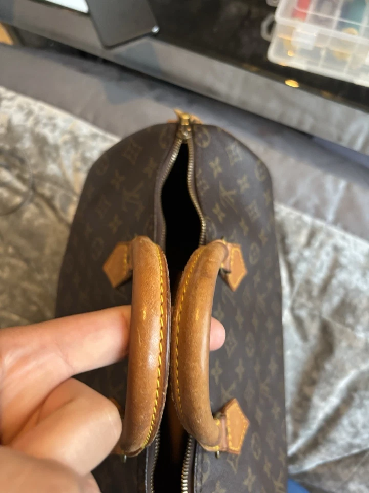 Louis Vuitton Speedy 35 in Monogram Canvas, photo 4 of 5