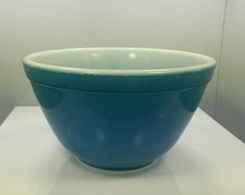  Pyrex Nesting Mixing Bowl  401   Blue Primary Color VGC 1 1/2 Pint 