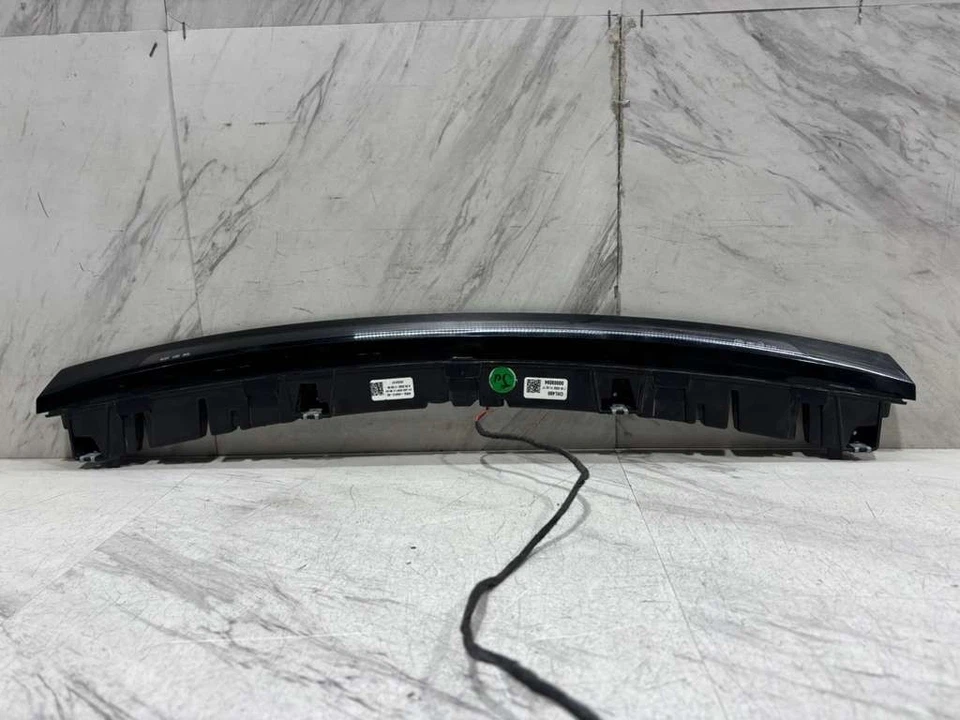 2024 2025 LAND ROVER RANGE ROVER HSE LUZ TRASERA CENTRAL OEM TERCERA LUZ DE FRENO LED Foto 4 de 4