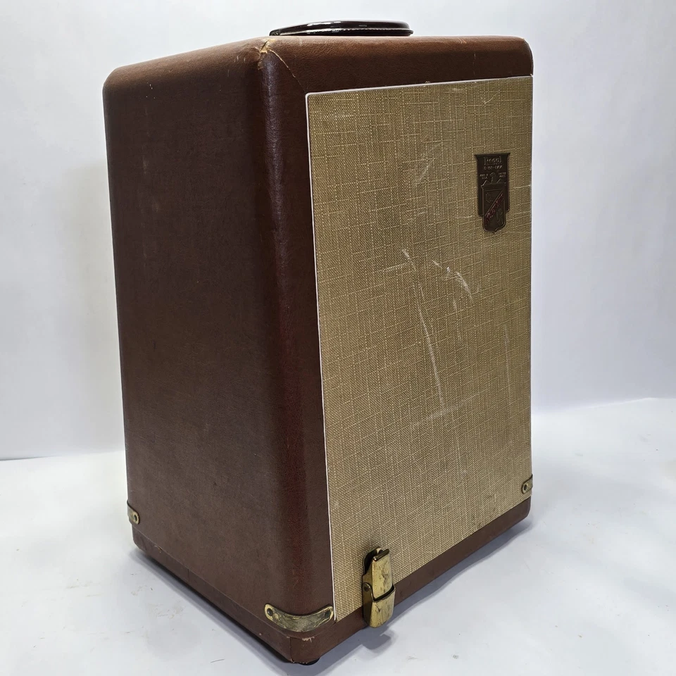 Projetor vintage Keystone Regal K109 8mm com estojo funcionando veja o vídeo - Imagem 3 de 4