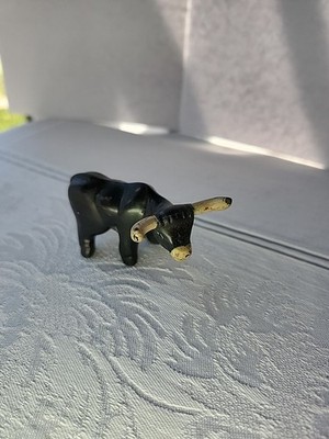 MINIATURE BULL PVC 1.75  X 3  FIGURE UNBRANDED (MA1161)