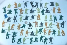 Lot of 65 VTG Plastic Army Men Soldiers Mixed Colors