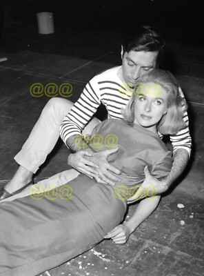 Foto - Jeanne Moody & Walter Brown proben ''Lady Chatterley's Lover'', 1961 (2)