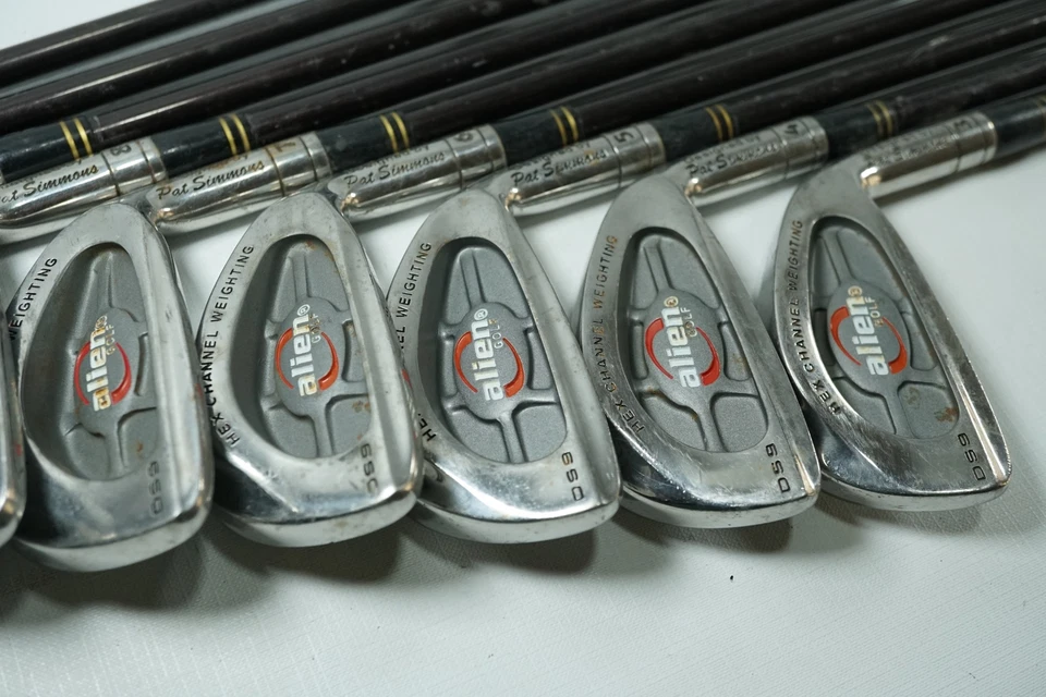 Alien DS9 Irons / 2-SW / Graphite Shafts - Image 2 of 4