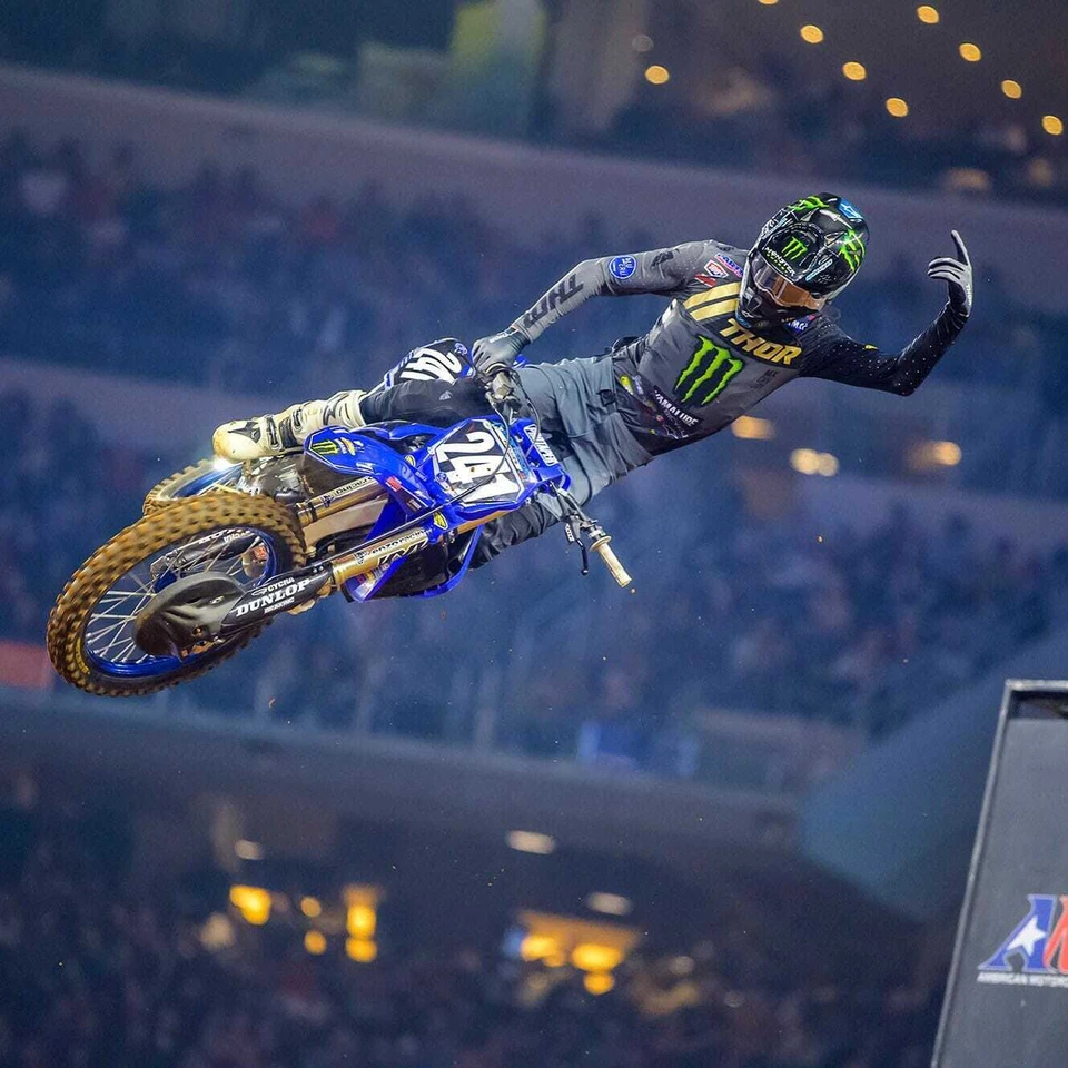 Silenciador sin cordones extremo Beta RR 250 2020-2024 FMF Powercore 2.1 025279 Foto 3 de 4