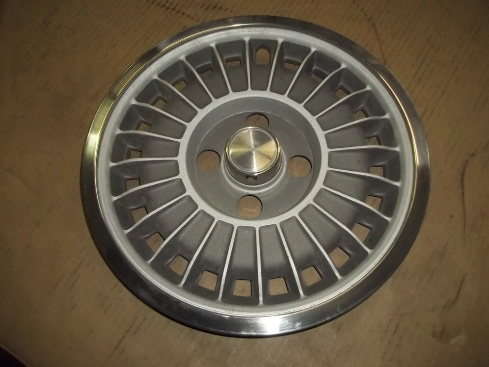 78 79 80 Chevrolet Chevette Acadian Tapacubos Llanta Cubierta Tapacubos 13" OEM 3089 Foto 4 de 4