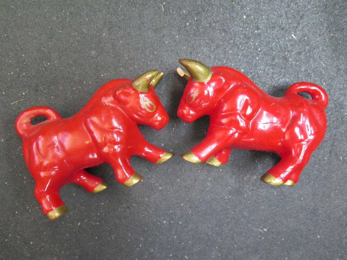 レッドブル　オブジェ　アート PAIR Vintage RED Bull Figure Ceramic Gold Leaf Accents 6