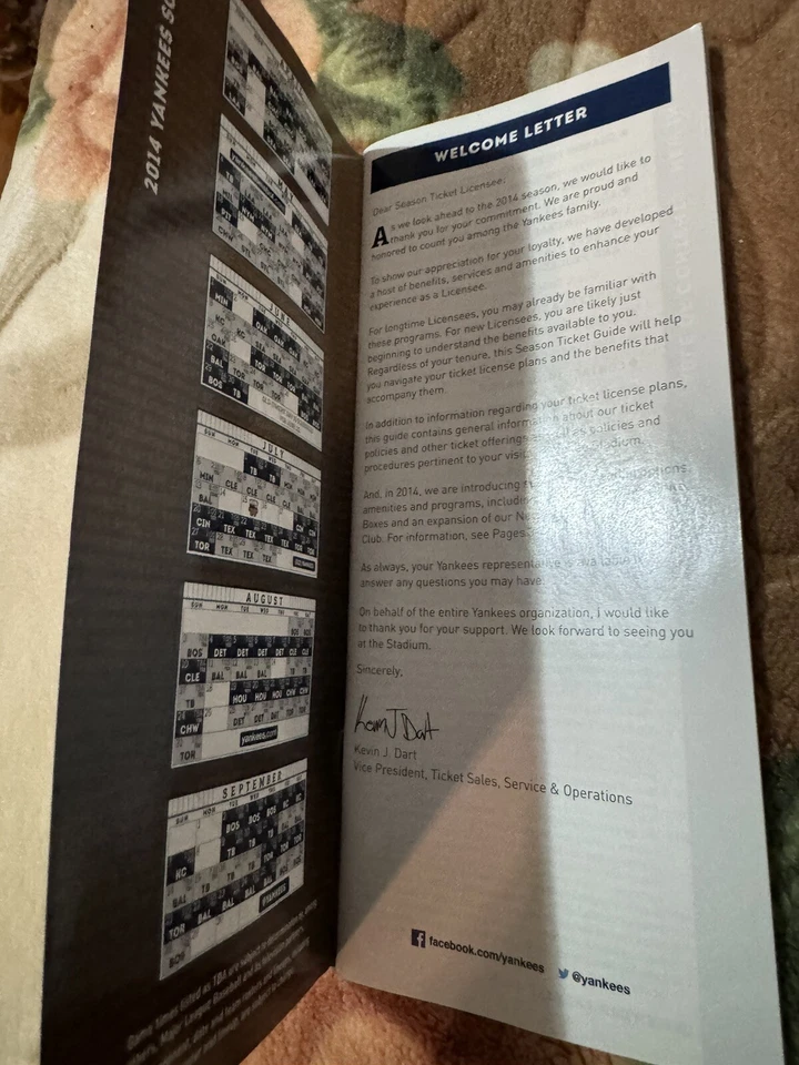 NEW YORK YANKEES 2014 Season TICKET I GUIDE 200 Post Season Hits D.Jeter - Изображение 2 из 4