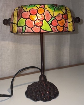 Small Tiffany Style Grape Bunch Hand Painted Table/Desk/Shelf Lamp/Night Light