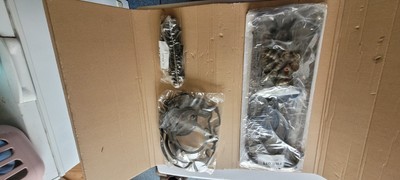 Ford Escort 1.6 zetec Head Gasket Set and top and bottom gasket set with bolts.