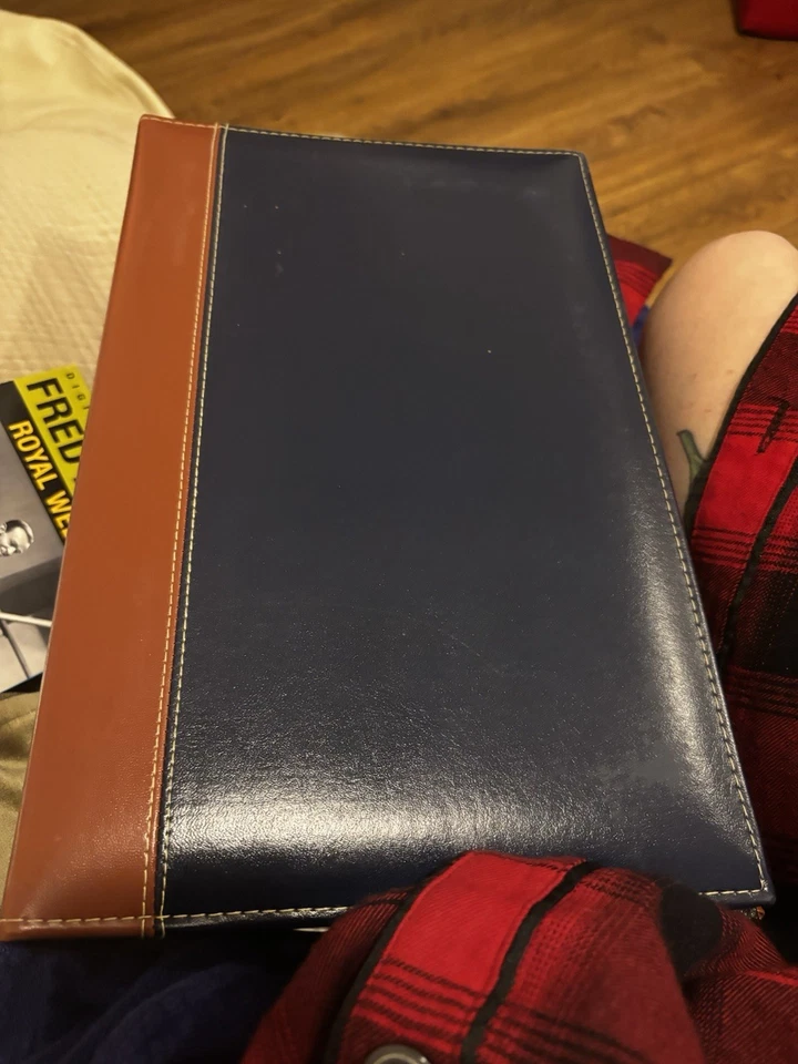 Pair of Premium Bonded Leather 4x6 (240 Capacity) Photo Album Navy/Tan - Image 3 of 4