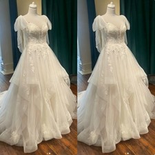 Vintage V Neck Ruffly Lace Wedding Dresses Applique Sweep Train Bridal Gowns