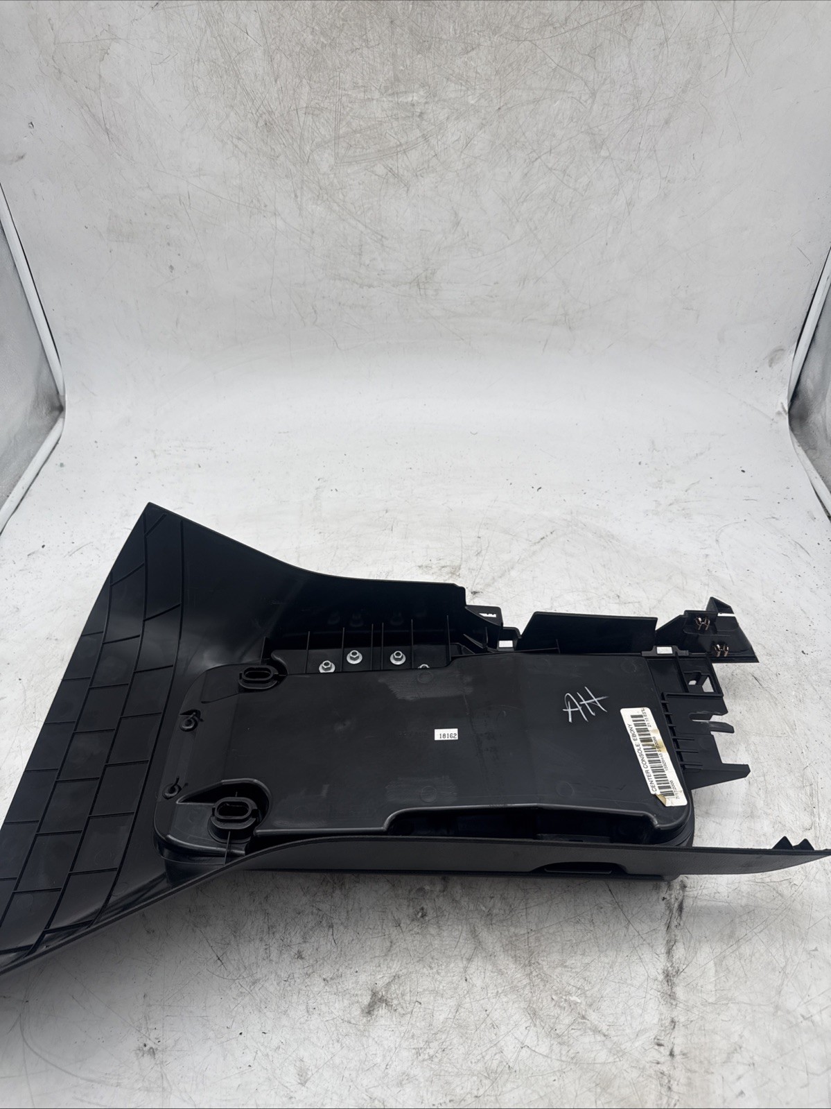 Chevrolet Corvette 2005-2013 Front Center console lid Black