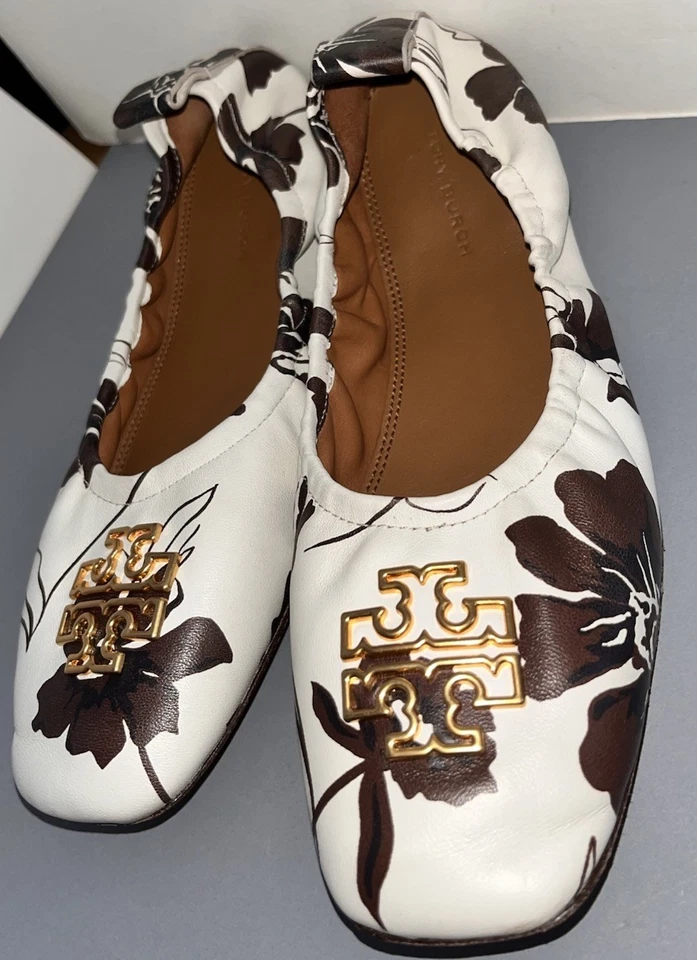 令人惊叹的 Tory Burch Britten 芭蕾平底鞋象牙色棕色雏菊金色标志 7.5 — 第 4/4 张图片