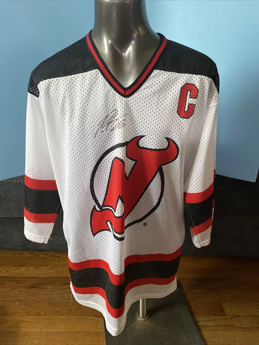 2007 08 New Jersey Devils Signed Jersey Patrik Elias Hologram COA